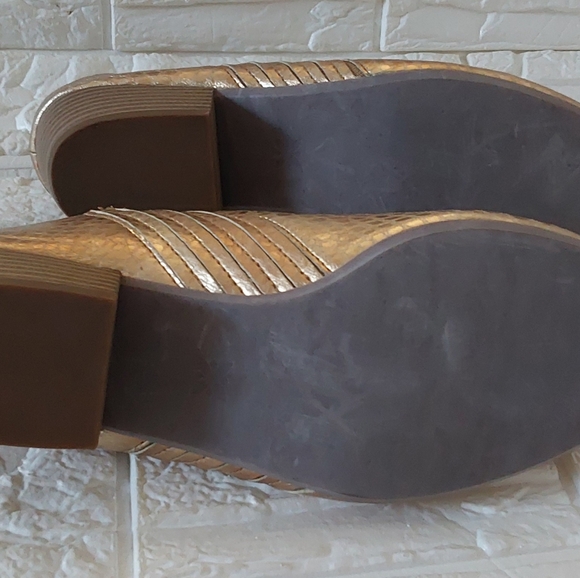 BCBGENERATION MULES - Picture 4 of 4